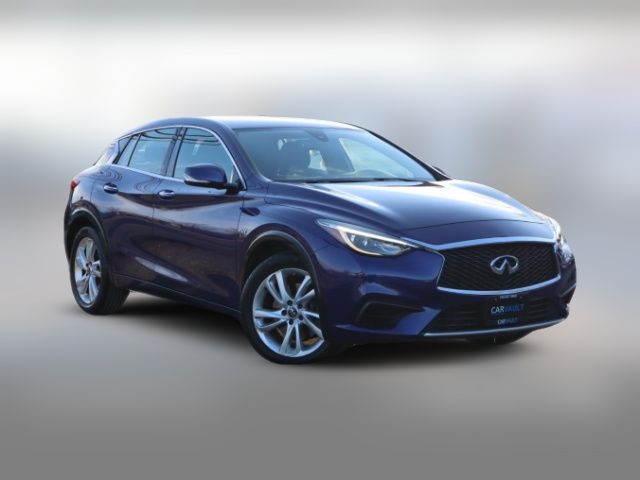 2017 INFINITI QX30 Base