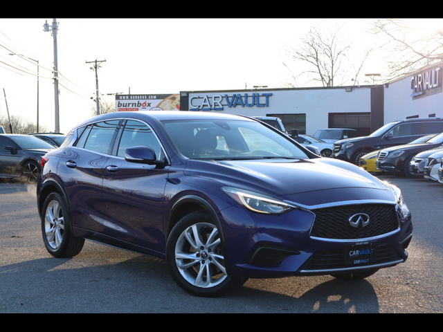 2017 INFINITI QX30 Base