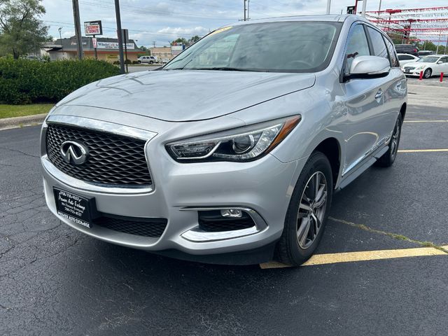 2017 INFINITI QX30 Premium