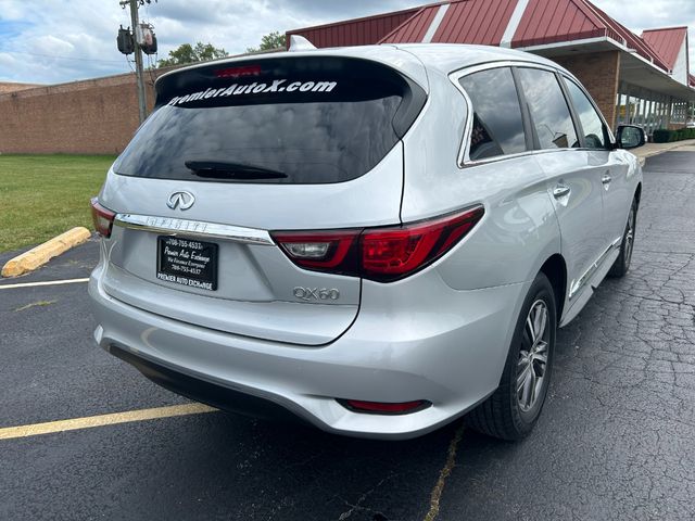 2017 INFINITI QX30 Premium