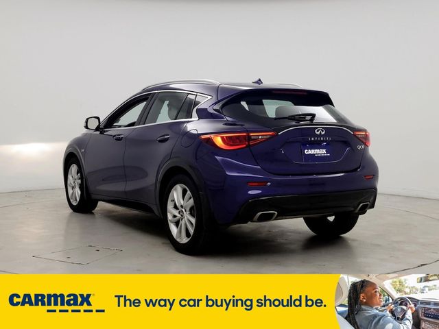 2017 INFINITI QX30 Premium