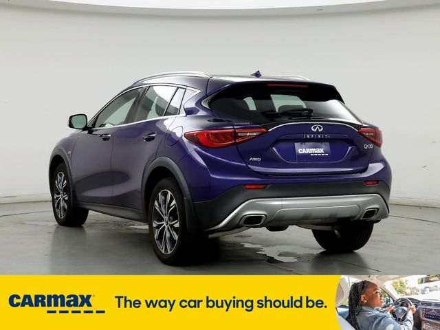 2017 INFINITI QX30 Premium