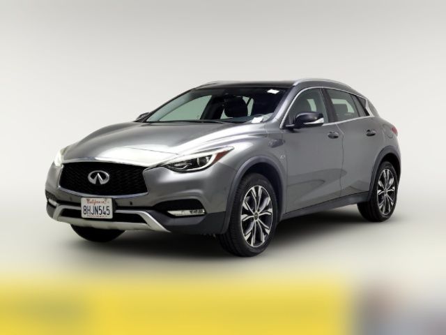 2017 INFINITI QX30 Premium