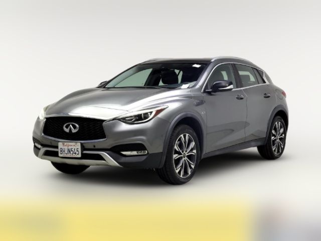 2017 INFINITI QX30 Premium