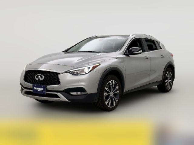 2017 INFINITI QX30 Premium