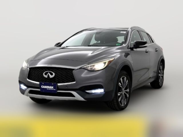 2017 INFINITI QX30 Premium