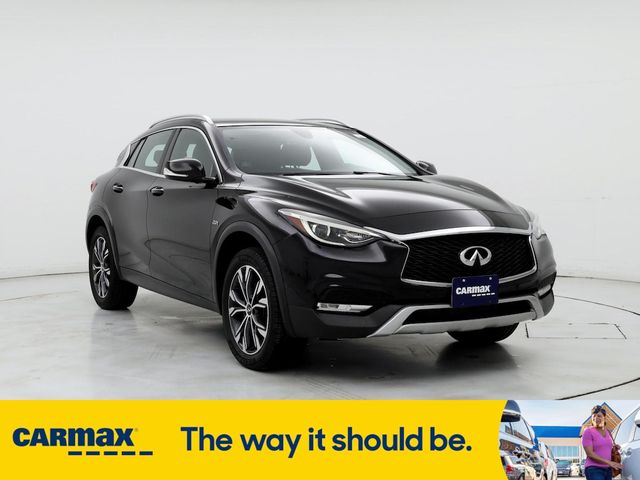 2017 INFINITI QX30 Premium