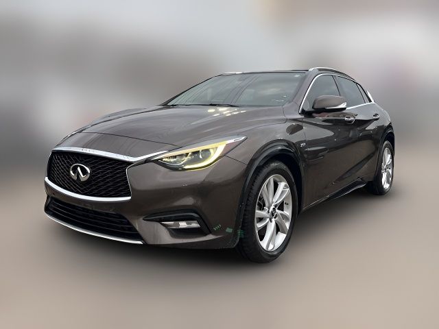 2017 INFINITI QX30 Premium