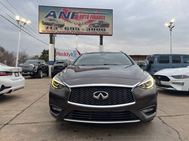 2017 INFINITI QX30 Premium