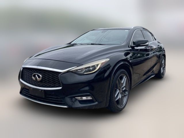 2017 INFINITI QX30 Premium