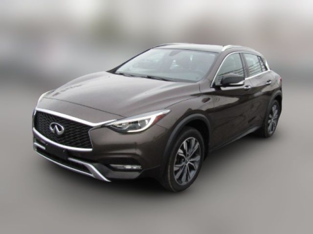 2017 INFINITI QX30 Premium