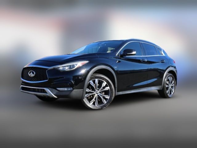 2017 INFINITI QX30 Premium