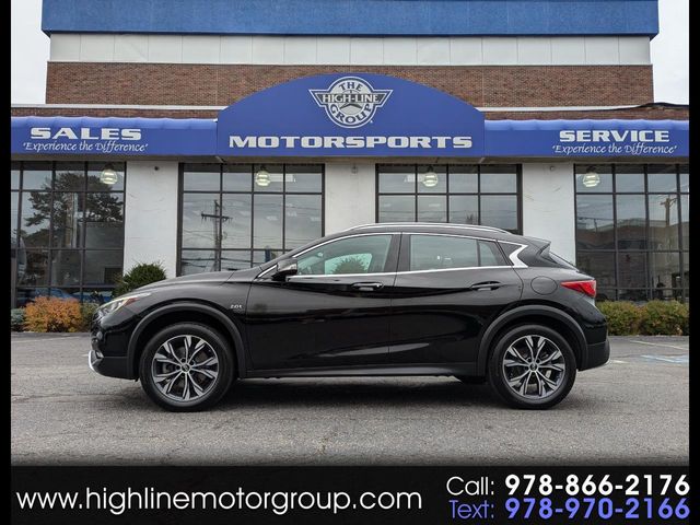 2017 INFINITI QX30 Premium