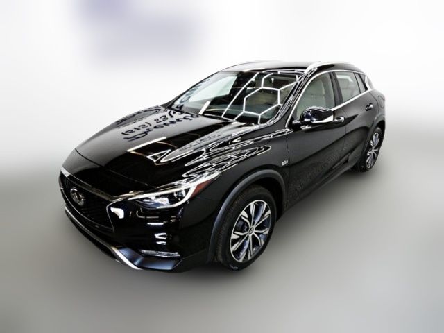 2017 INFINITI QX30 Premium