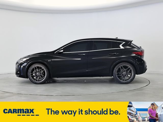 2017 INFINITI QX30 Sport