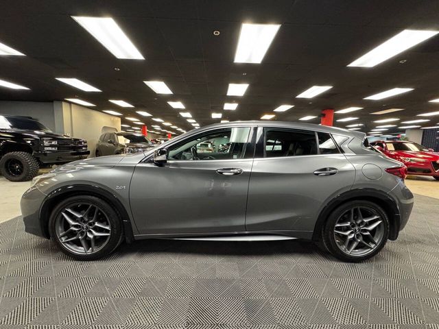 2017 INFINITI QX30 Sport