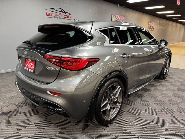 2017 INFINITI QX30 Sport