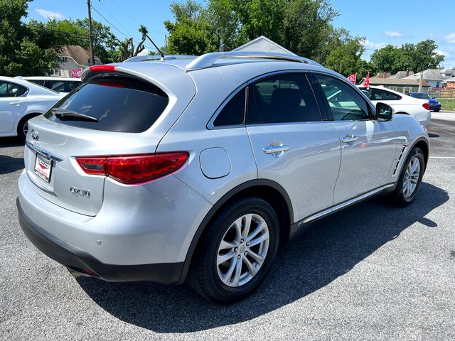 2017 INFINITI QX70 Base