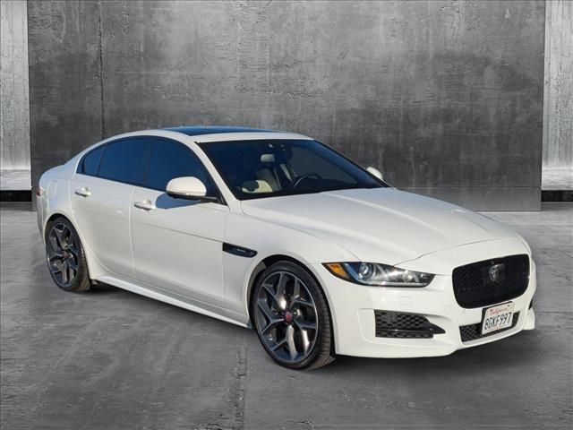 2017 Jaguar XE 35t R-Sport