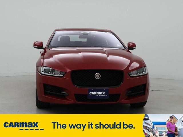 2017 Jaguar XE 35t R-Sport