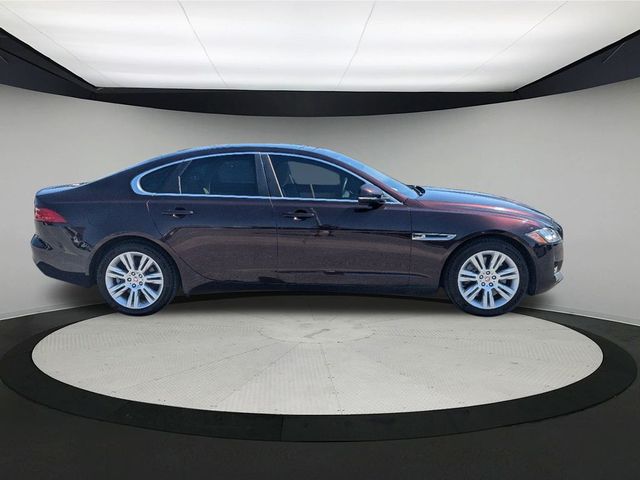 2017 Jaguar XF 35t Premium