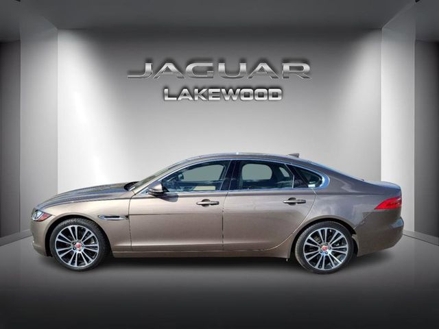 2017 Jaguar XF 35t Prestige