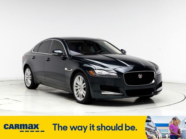 2017 Jaguar XF 35t Prestige