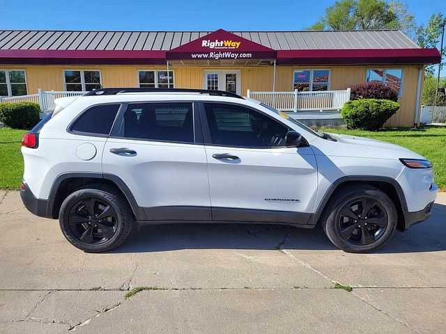 2017 Jeep Cherokee Sport