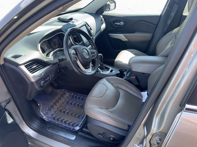 2017 Jeep Cherokee Overland