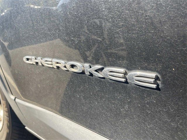 2017 Jeep Cherokee Sport