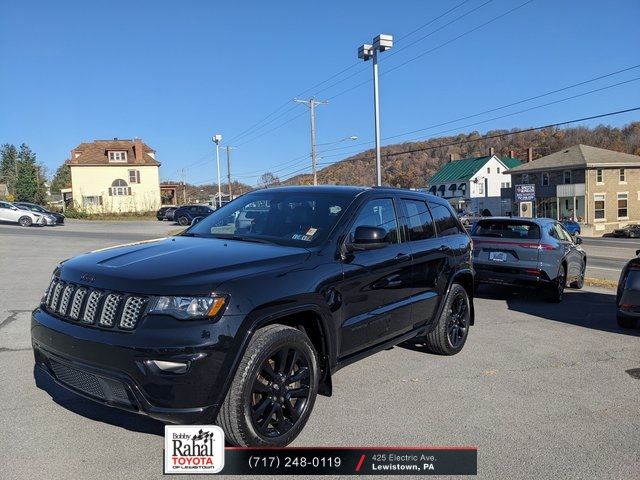 2017 Jeep Grand Cherokee Altitude