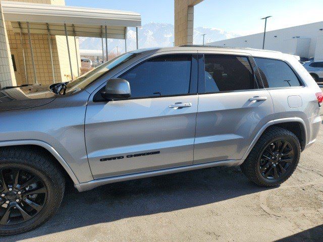 2017 Jeep Grand Cherokee Altitude