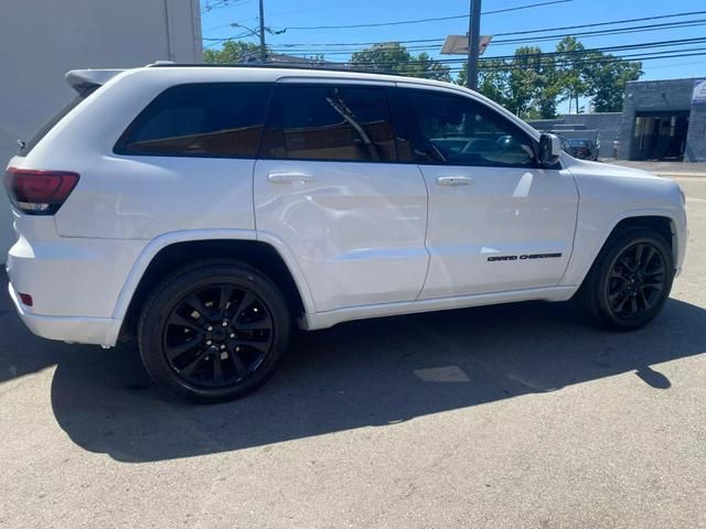 2017 Jeep Grand Cherokee Altitude