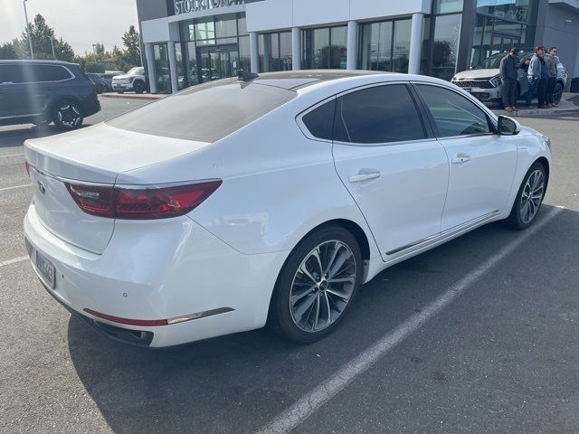 2017 Kia Cadenza Technology