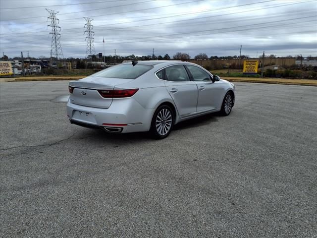 2017 Kia Cadenza Technology