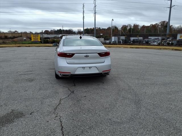 2017 Kia Cadenza Technology