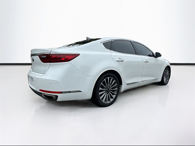 2017 Kia Cadenza Technology