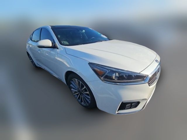 2017 Kia Cadenza Technology