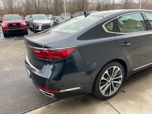 2017 Kia Cadenza Technology