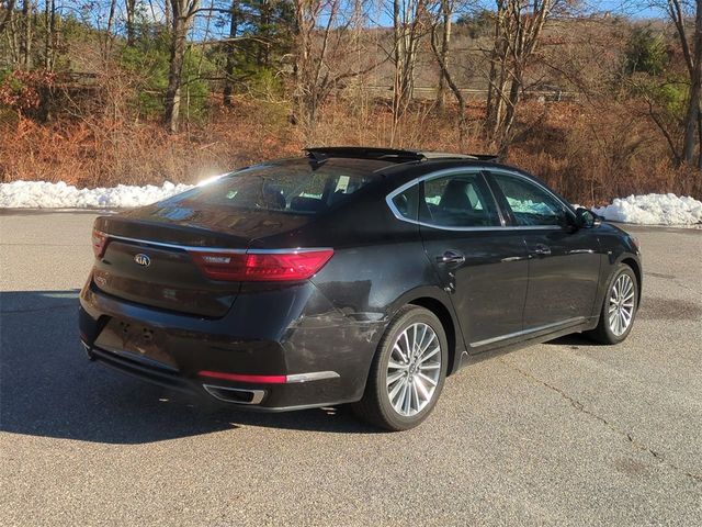 2017 Kia Cadenza Technology