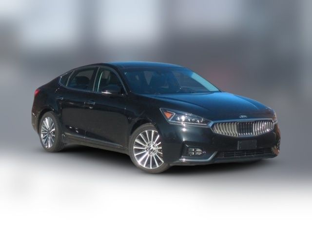 2017 Kia Cadenza Technology