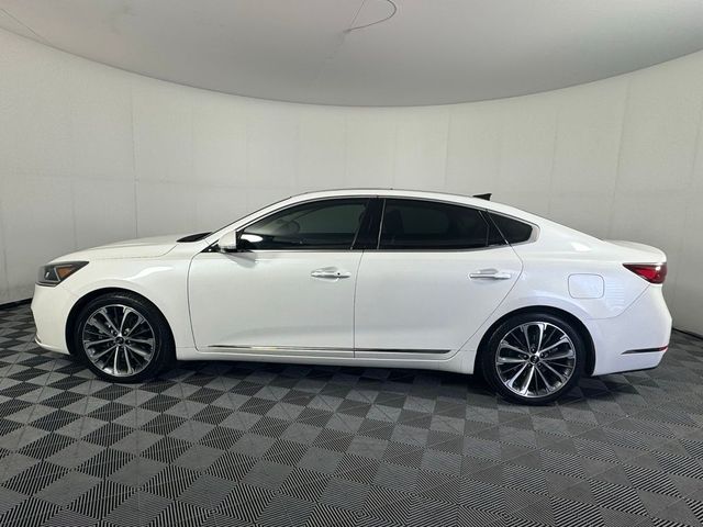 2017 Kia Cadenza Technology