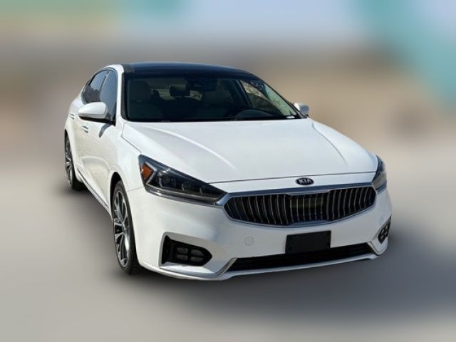 2017 Kia Cadenza Technology