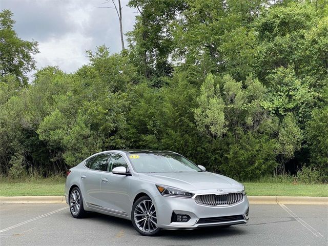 2017 Kia Cadenza Technology