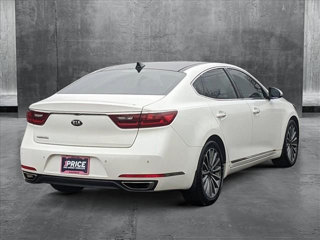 2017 Kia Cadenza Technology