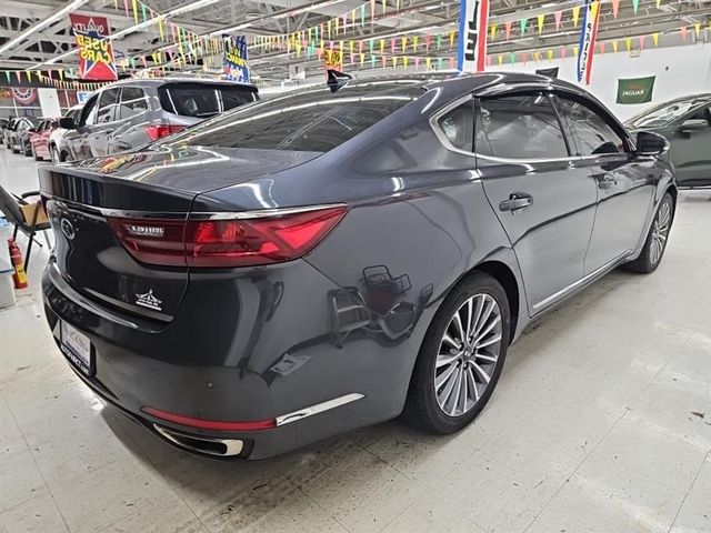 2017 Kia Cadenza Technology