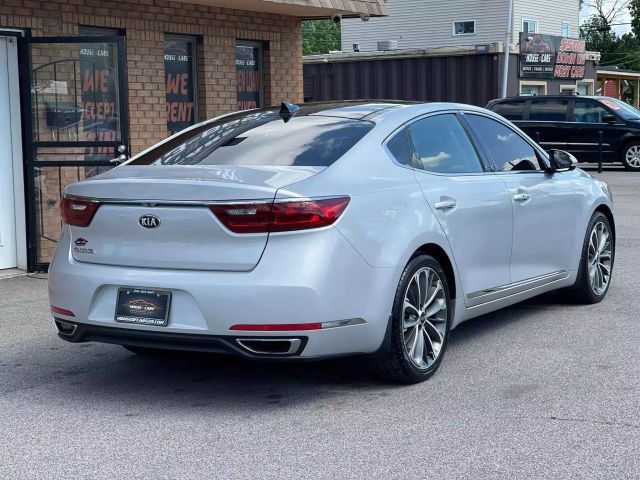 2017 Kia Cadenza Technology