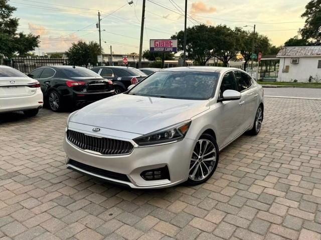 2017 Kia Cadenza Technology