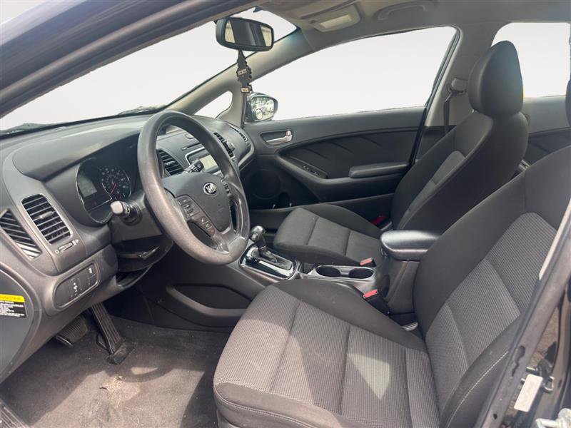Vehicle image 9 of 14