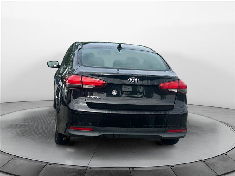Vehicle image 4 of 14
